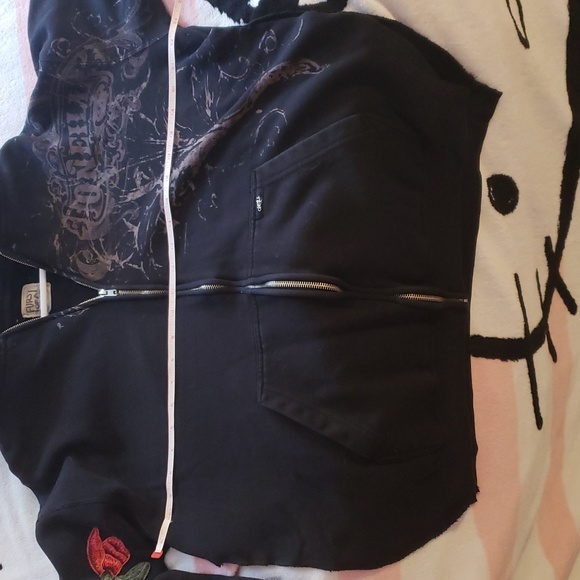 LF Furst of a Kind embroidered rose sweatshirt - Picture 11 of 12